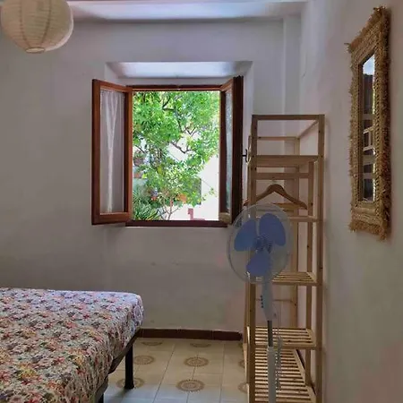 Ferienhaus Via Della Campana 17 *